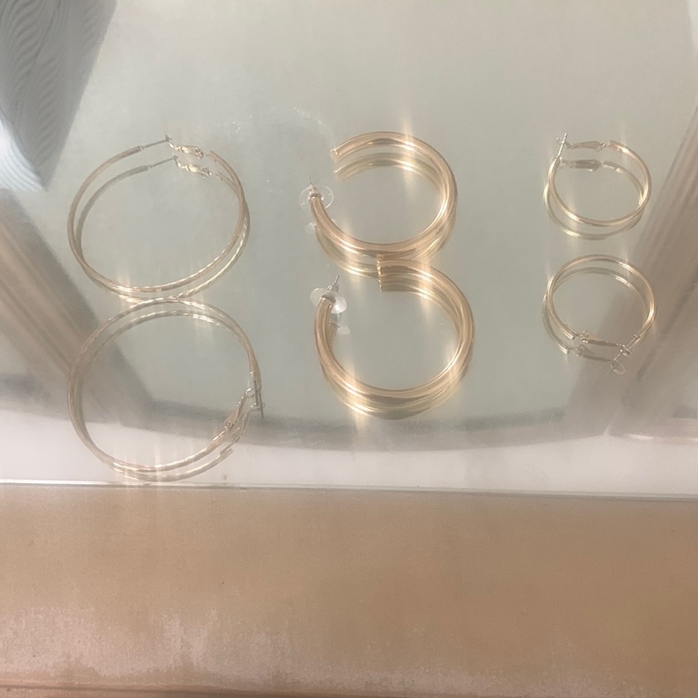 Bundle of pre-loved gold hoop earrings!